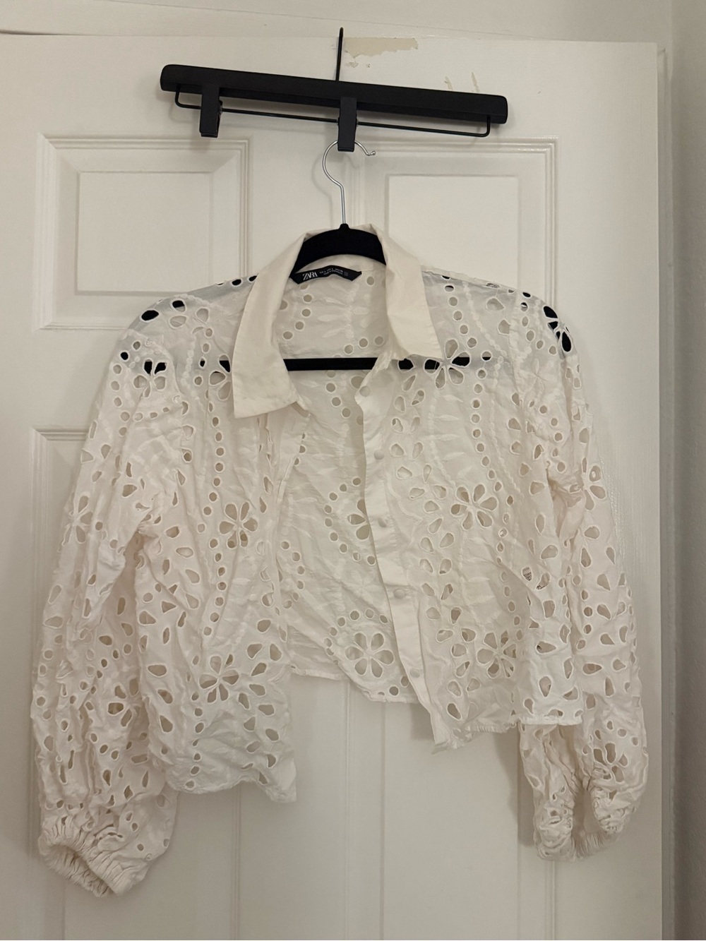 Zara White Eyelet Cropped Button-Up Blouse